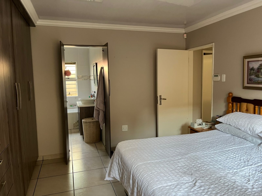 To Let 3 Bedroom Property for Rent in Langenhovenpark Free State